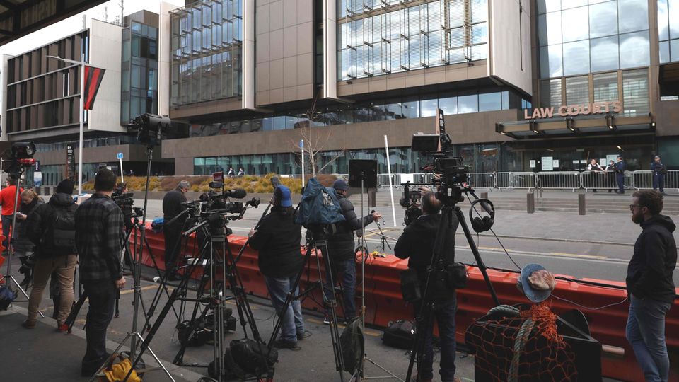 Christchurch: Medienvertreter versammeln sich vor dem Gebäude des High Court