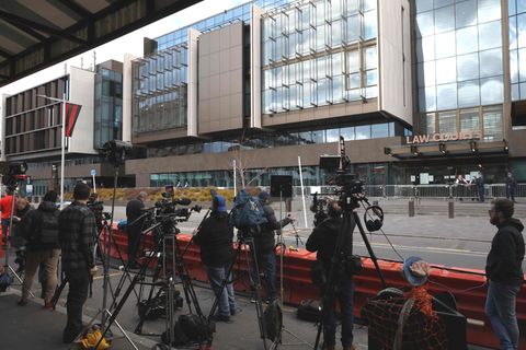 Christchurch: Medienvertreter versammeln sich vor dem Gebäude des High Court