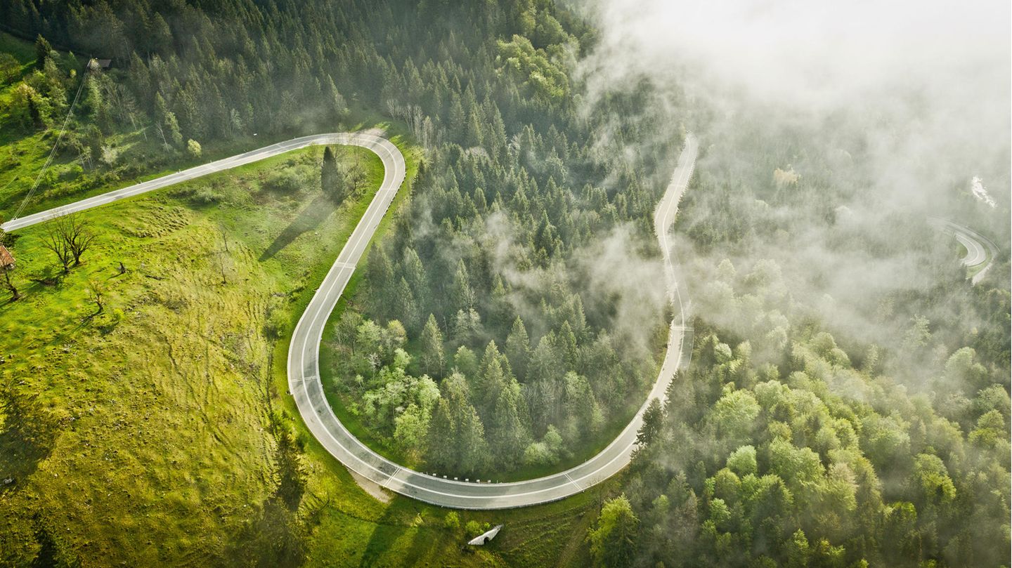 Landschaftszerstörung durch Verkehr? Das findet man in diesem Band nicht. 