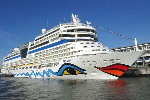 Die "Aida Sol" am Cruise Terminal Altona im Hamburger Hafen