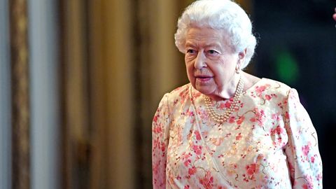 Get Queen Elizabeth 2 Jung Gif