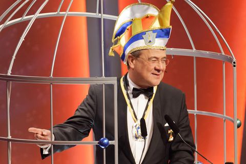 Armin Laschet, nordrhein-westfälischer Ministerpräsident:  "Der Karneval steht zur Disposition."