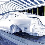 Jaguar XJ mit Alukarosse