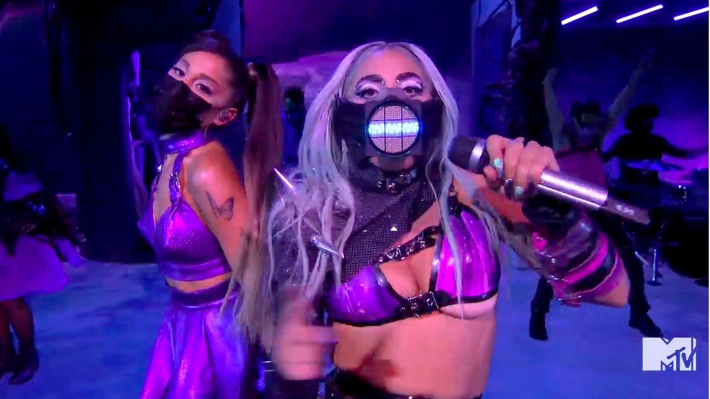 Lady Gaga Ariana Grande VMAs