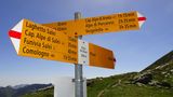 Wie fast überall im Tessin: Die Wanderwege sind gut ausgeschildert und die Zeitangaben sportlich.