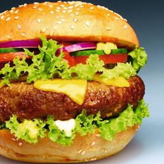 Zwei Burger. Einer mit, einer ohne Fleisch