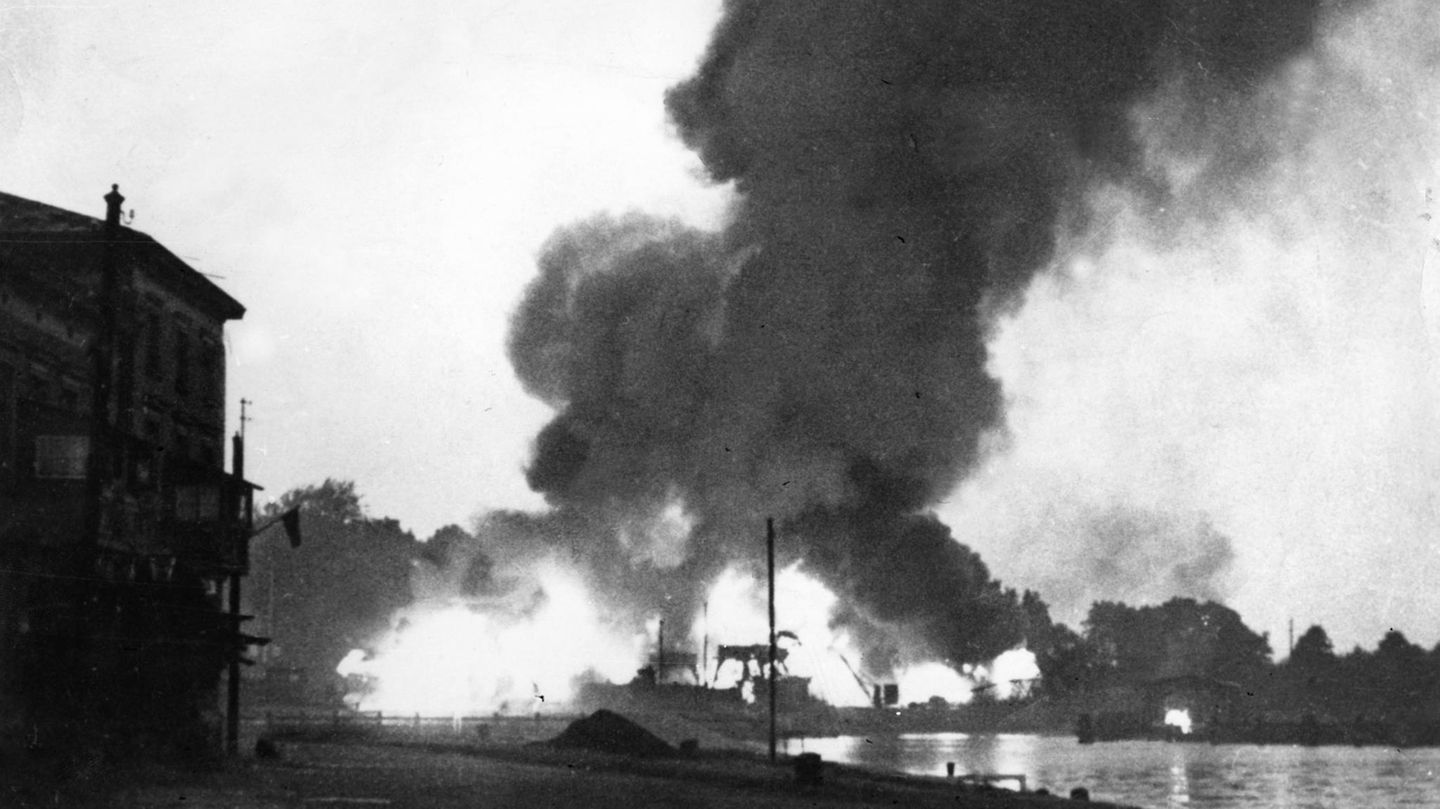 Beschuss der Westerplatte in Danzig am 1. September 1939