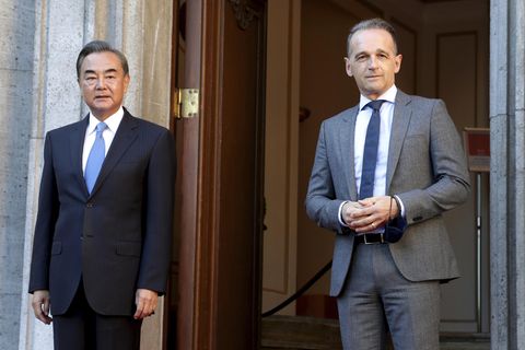 Wang Yi und Heiko Maas