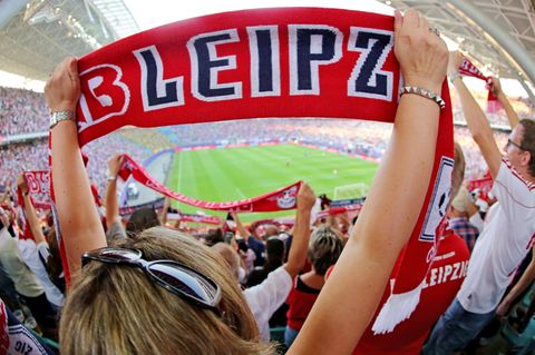 Ganz so voll wie auf diesem Bild wird das Leipziger Zentralstadion nach Rückkehr der Fans nicht gefüllt sein