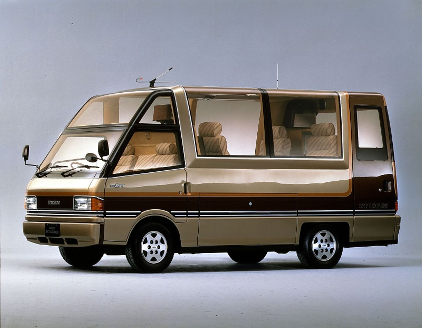 Der Mazda Bongo Sky Lounge hatte Solarzellen