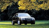 Der Motor des Mazda Xedos 9 1995 operiert im Miller Zyklus