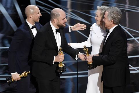 Warren Beatty (r.) und Faye Dunaway verkündeten 2017 "La La Land" als besten Film
