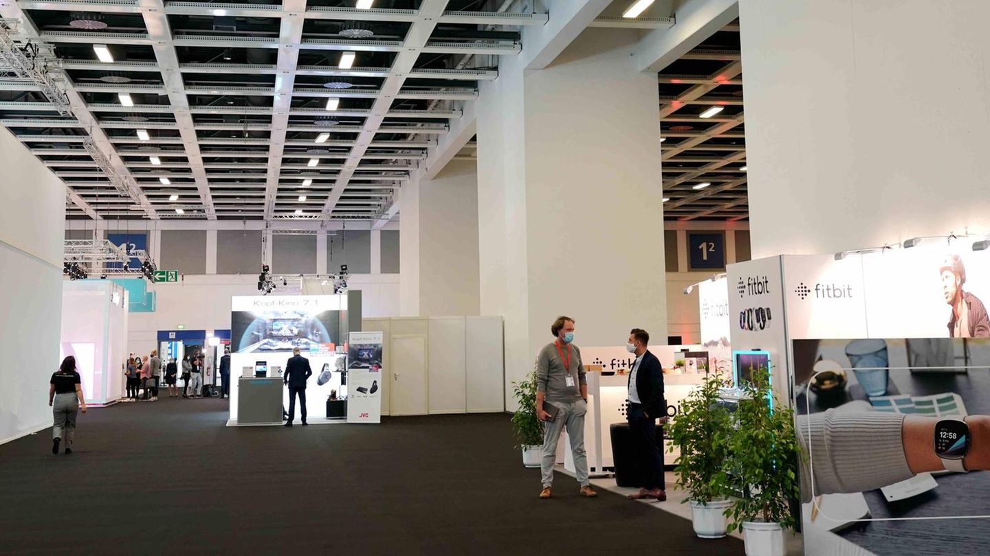In einem normalen September wimmeln die Hallen der IFA am Eröffnungsfreitag vor Menschen