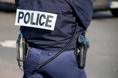 Polizist in Paris