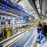 Der längste Forschungstunnel der Welt  Er gehört zum Teilchenbeschleuniger der Europäischen Organisation für Kernforschung (Cern) und liegt rund 50 Meter unter dem schweizerisch-französischen Grenzgebiet. Er wurde 2008 eröffnet. Hier gibt es keine Geschwindigkeitsbegrenzung, im Gegenteil: Protonen schaffen mehr als 11 000 Umrundungen - pro Sekunde. 