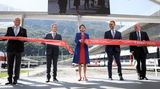 Bild 1 von 9 der Fotostrecke zum Klicken:    Die Schweiz feiert einen neuen Meilenstein für den umweltschonenden Alpentransit: Am Freitag eröffnete Bundespräsidentin Simonetta Sommaruga das drittgrößte Tunnelbauprojekt, den 15,4 Kilometer langen Ceneri-Basistunnel im Kanton Tessin- das letzte Puzzlestück einer Eisenbahnstrecke ohne große Steigungen durch die Schweizer Alpen.