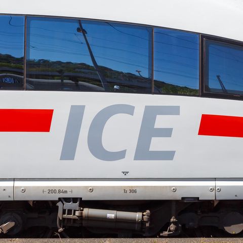 Für junge Leute soll Bahnfahren güsntiger werden. Mit dewr Bahncard kann der Preis durch das Angebot "Super Sparpreis Young" sogar noch weiter auf 9,70 Euro gedrückt werden