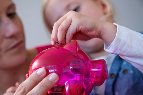 Viele Eltern wollen den Corona-Kinderbonus sparen (Archivbild)