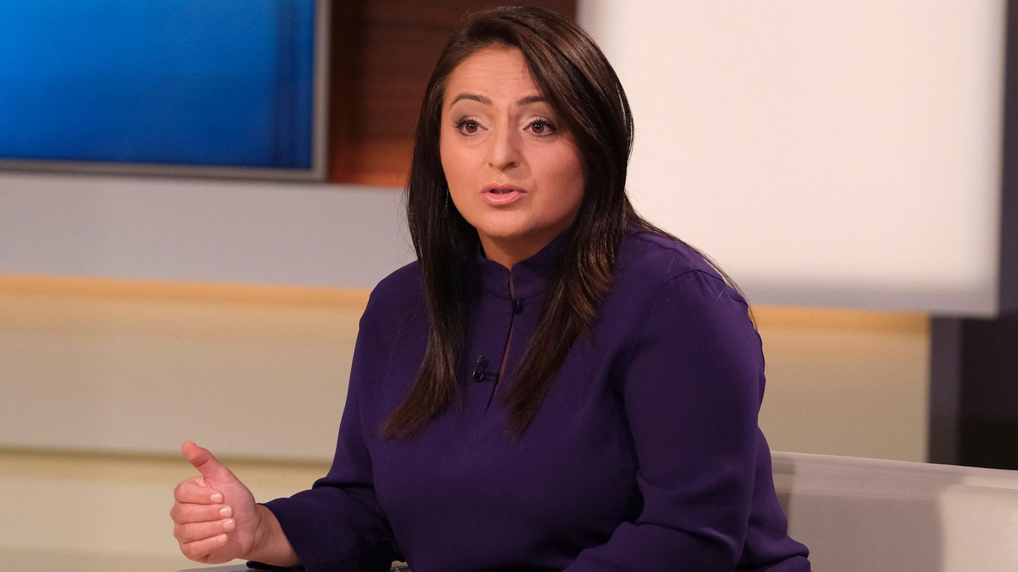 Sevim Dağdelen von der Linkspartei, Mitglied im Auswärtigen Ausschuss des Deutschen Bundestages