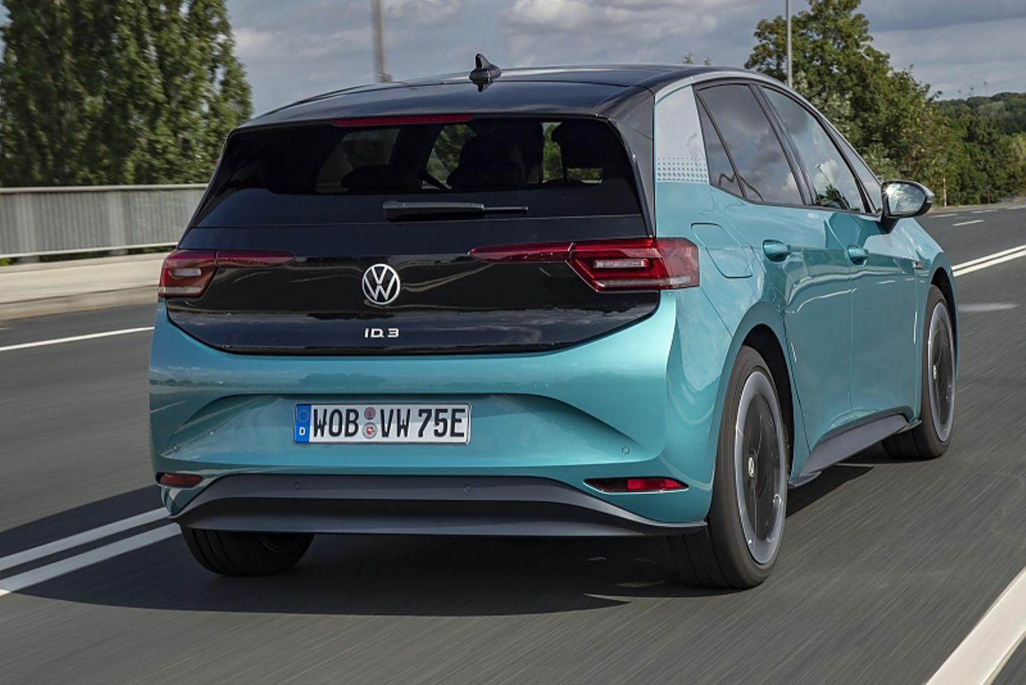 VW ID.3 Pro Performance - auch das neue Elektromodell von Volkswagen glänzt mit modernsten Sicherheitssystemen - wie dem Center-Airbag VW ID.3 Pro Performance - auch das neue Elektromodell von Volkswagen glänzt mit modernsten Sicherheitssystemen - wie dem Center-