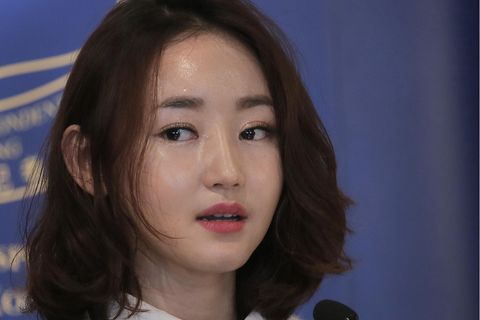 Die aus Nordkorea geflohene Yeonmi Park spricht in ein Mikrofon