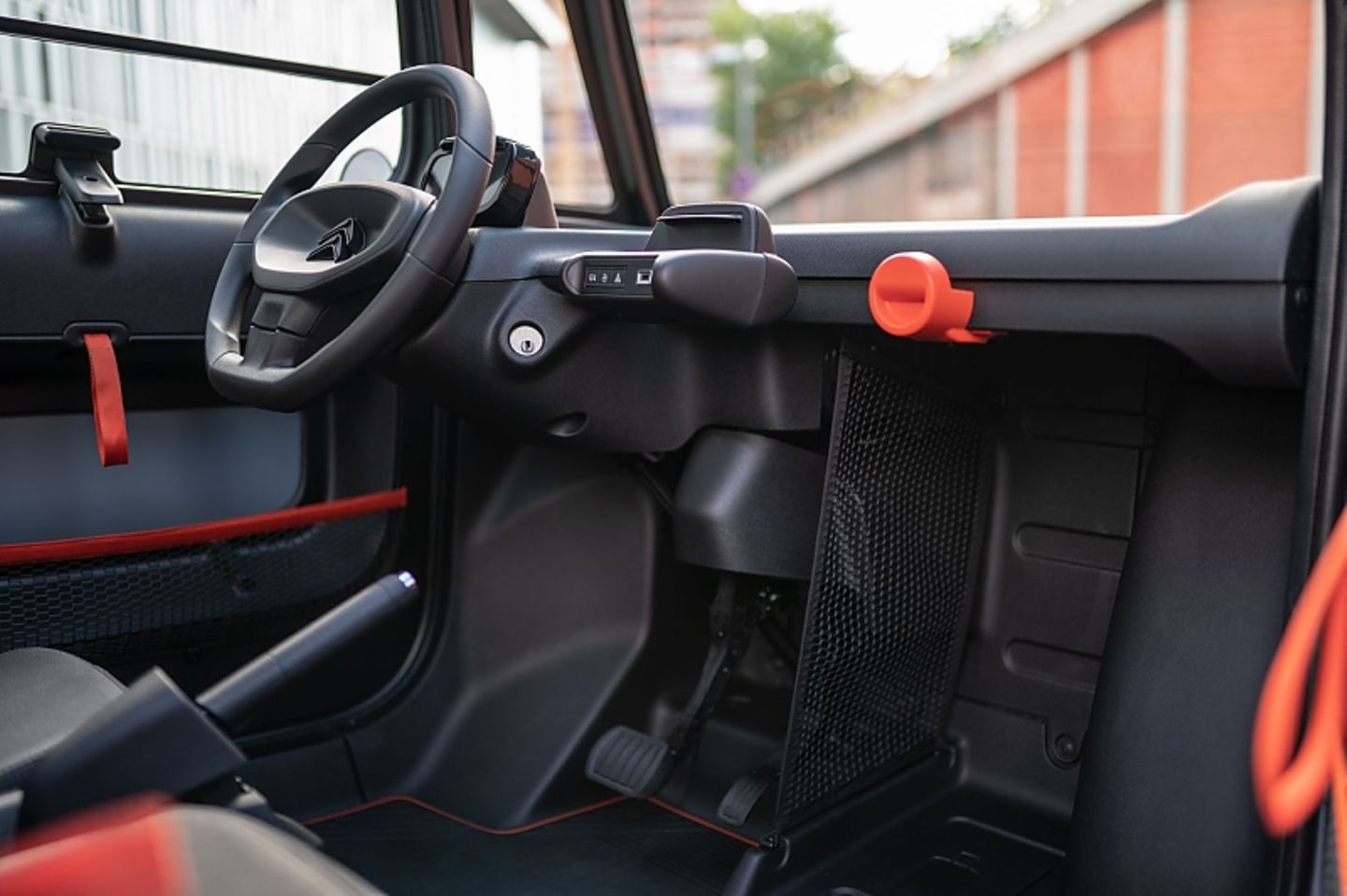 Das Cockpit bietet das Nötigste