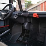 Das Cockpit bietet das Nötigste