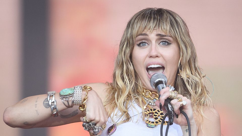 Wegen gesundheitlicher Probleme: Miley Cyrus nicht mehr vegan Wegen gesundheitlicher Probleme: Miley Cyrus nicht mehr vegan