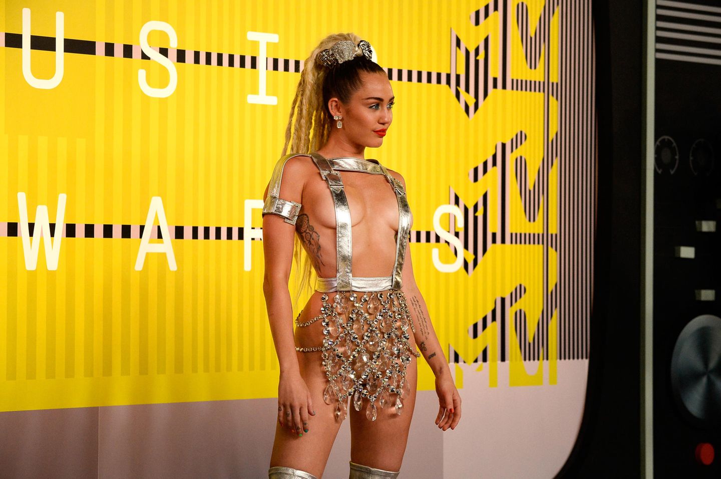 Miley Cyrus sorgte 2015 bei den MTV Video Music Awards für einige unvergessliche Auftritte