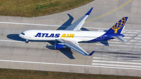 Eine Boeing 767-300 der US-Charterfluggesellschaft Atlas Air