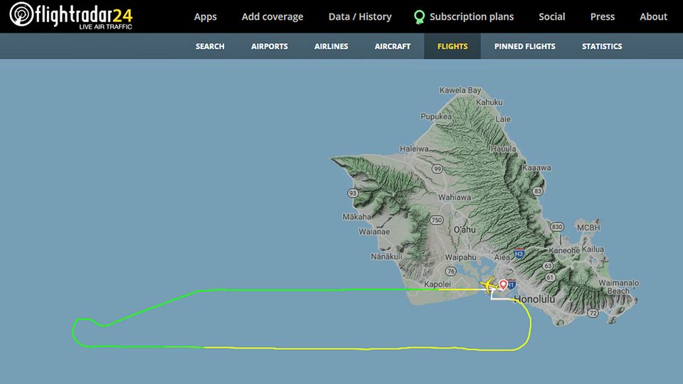 Der kurze Flug von 5Y8585: Der Flugverlauf westlich der Insel Oahu der Hawaii-Gruppe