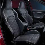 Durch die serienmäßig ist die Car2X-Fähigkeit kann sich der Golf 8 Variant mit der Umwelt austauschen