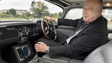 So ein bisschen fühlt man sich im Aston Martin DB5 Goldfinger Continuation Car wie James Bond