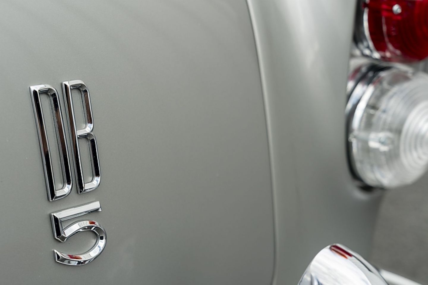 Der Aston Martin DB5 Goldfinger Continuation Car kostet 3,19 Millionen Euro