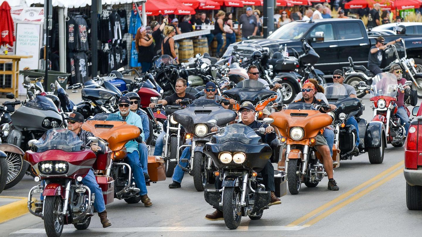 Worst-Case-Szenario eines Superspreader-Events: Motorradfahrer Anfang August auf der Sturgis Motorcycle Rally