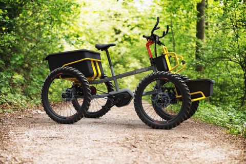 Es ist kaum länger als ein 28er-Rad, aber deutlich breiter.