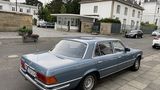 Mercedes 450 SEL 6.9 - Baureihe W 116 vor der Villa Hammerschmidt