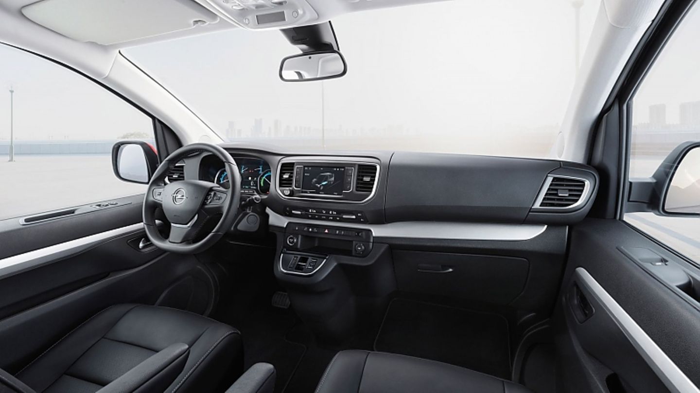 Großzügiges Cockpit, wenig Ablagen