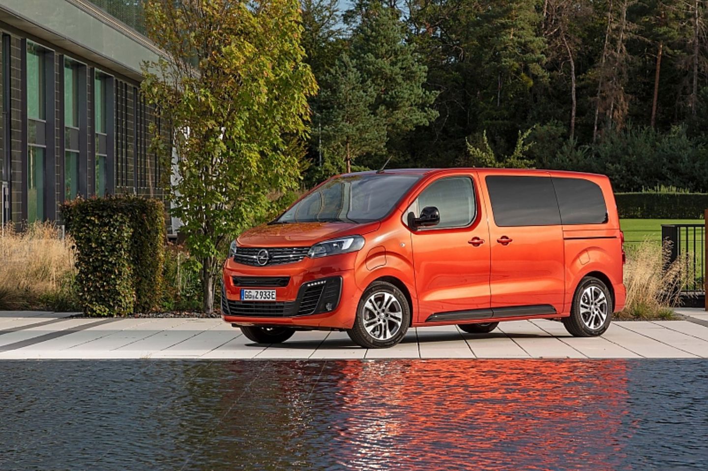 Der Opel Zafira-e Life kostet mindestens 55.904,20 Euro