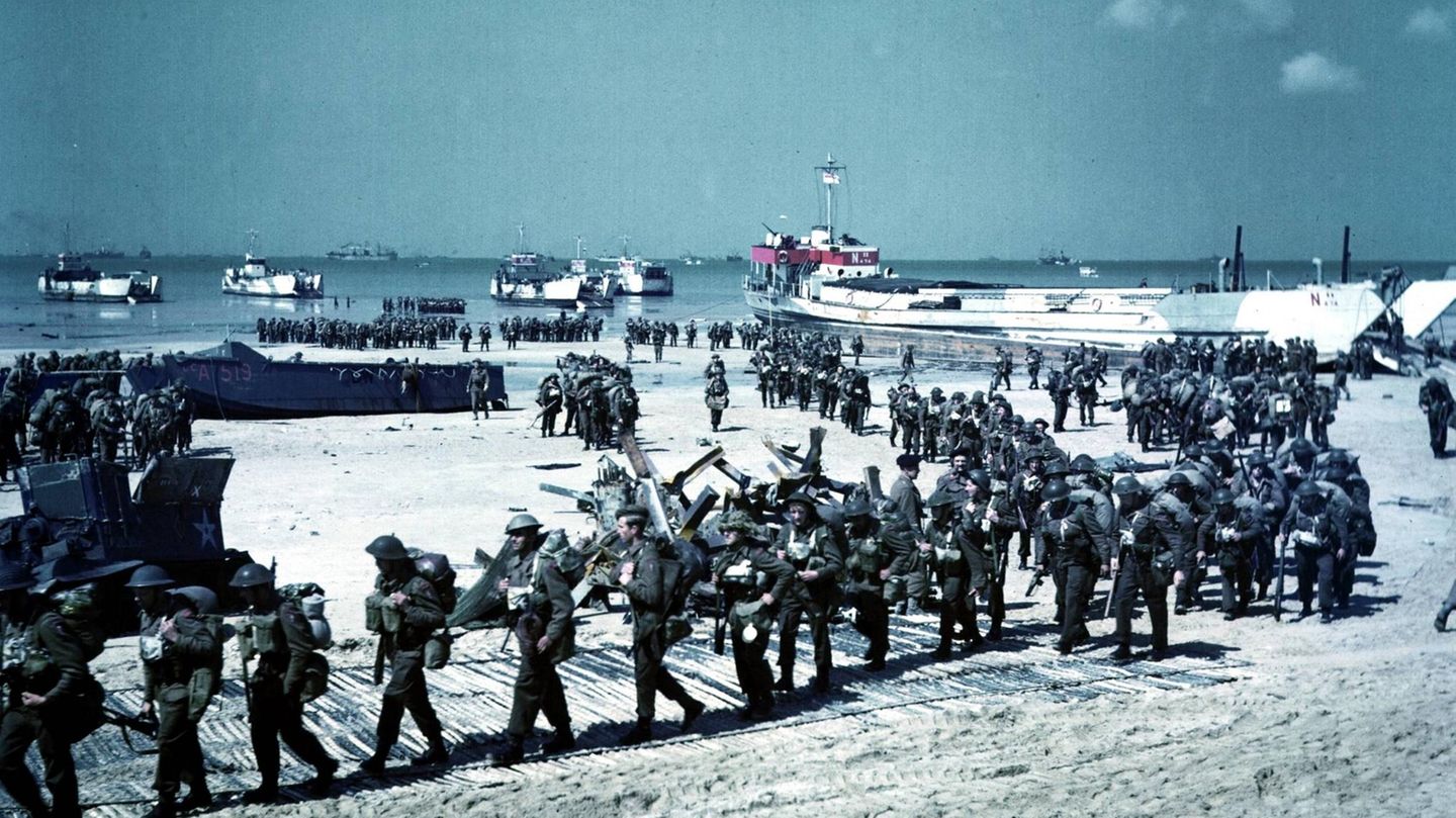 Vor 80 Jahren : Die Alliierten stürmen die Strände – und Hitler schläft: So lief der D-Day in der Normandie ab