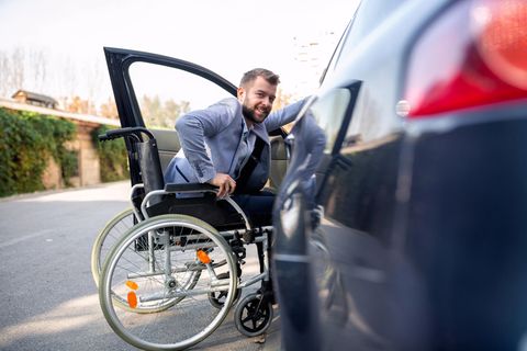 Autofahren anders: Alles eine Frage der Technik, oder? So lernen Menschen mit Handicap Autofahren