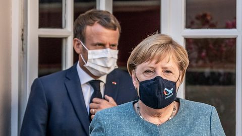 Bundeskanzlerin Angela Merkel (CDU, r.) und der französische Präsident Emmanuel Macron