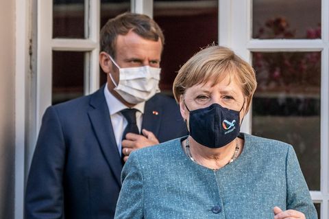 Bundeskanzlerin Angela Merkel (CDU, r.) und der französische Präsident Emmanuel Macron