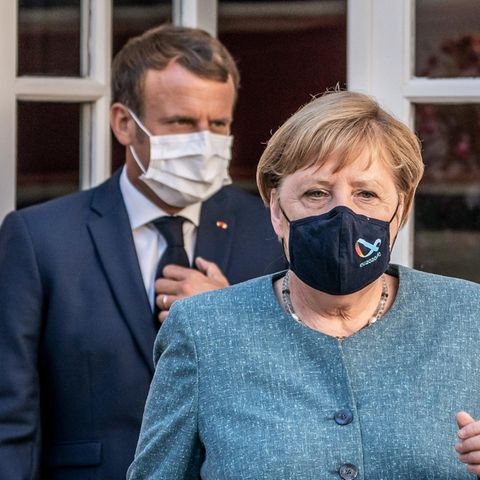 Bundeskanzlerin Angela Merkel (CDU, r.) und Frankreichs Präsident Emmanuel Macron