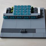 Die transparenten 1er-Steine sind etwas fummelig auszurichten. Jetzt fehlen nur noch zwei wichtige Bauteile...