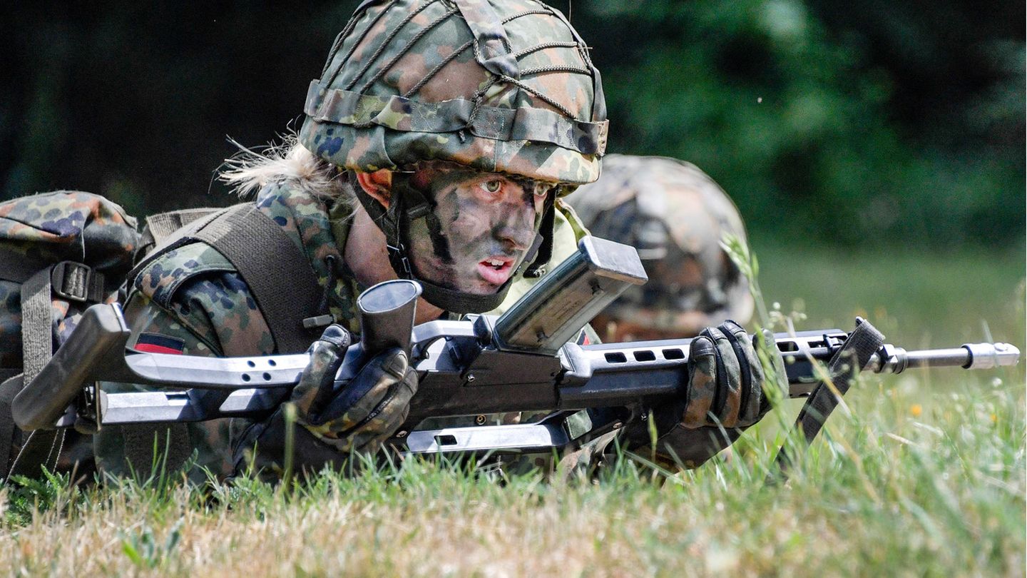Weibliche Bundeswehrdienstgrade durch Verteidigungsministerium geplant