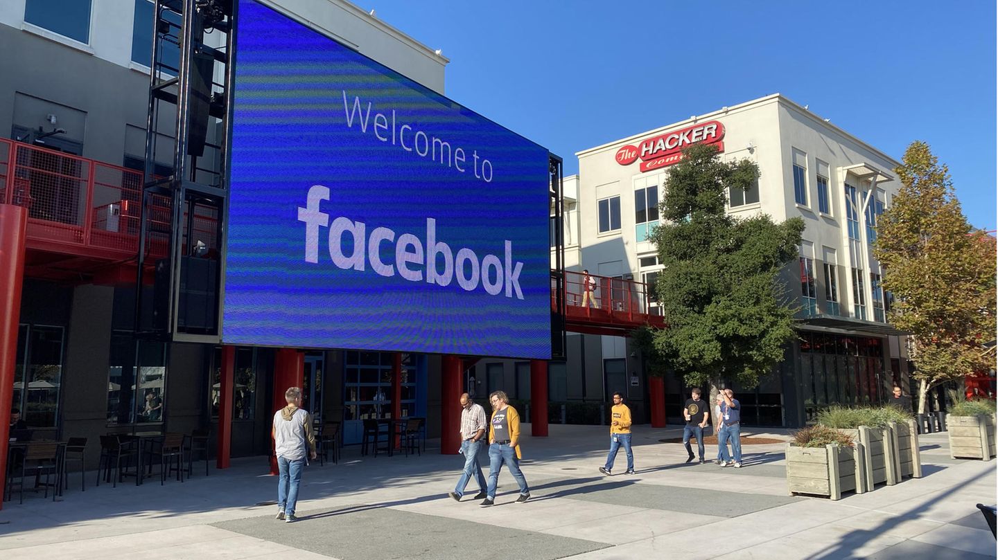 Der Innenhof des Firmencampus von Facebook im kalifornischen Menlo Park