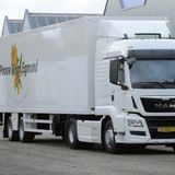 Der Lkw Fahrer muss jederzeit hochkonzentriert sein