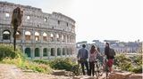 Italien: Nach sehr geringen Infektionszahlen im Juni und Juli ist die Zahl der Coronafälle in Italien zuletzt wieder gestiegen. Am 4. September wurden 1733 neue Fälle gemeldet und damit so viele wie seit Anfang Mai nicht mehr. Zwar verzeichnet Italien längst nicht so viele Neuinfizierte wie beispielsweise Spanien oder Frankreich, nach Angaben des Gesundheitsministeriums steigen die Zahlen aber seit sechs Wochen im Durchschnitt konstant an.  In Italien gelten weiter Regeln wie eine Maskenpflicht in öffentlichen Verkehrsmitteln und nachts auch auf Plätzen. Einreisebeschränkungen gibt es für die meisten EU-Länder dagegen nicht. Seit Montag gilt für die beliebte Ferieninsel Sardinien die Pflicht, bei der Einreise einen negativen Corona-Test vorzuweisen oder sich nach Ankunft testen zu lassen