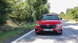 Nach 7,3 Sekunden erreicht der Skoda Octavia Combi RS iV 100 km/h